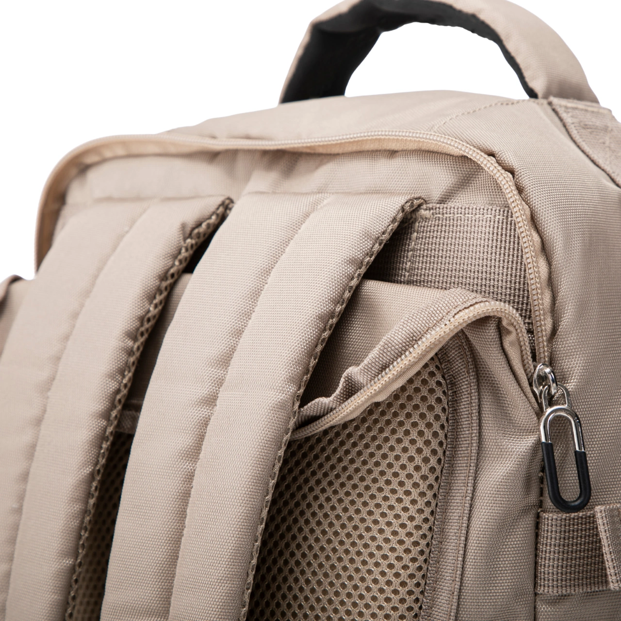 Beez seljakott lennukisse-SKY001-MINI2