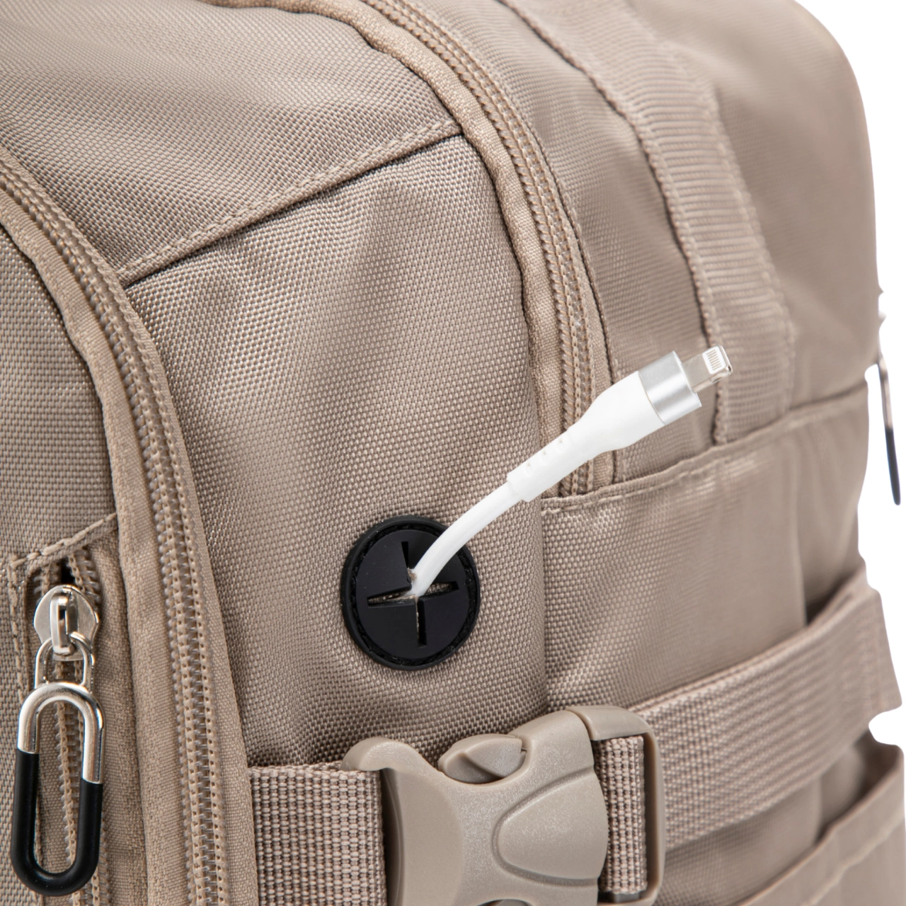 Beez seljakott lennukisse-SKY001-MINI5