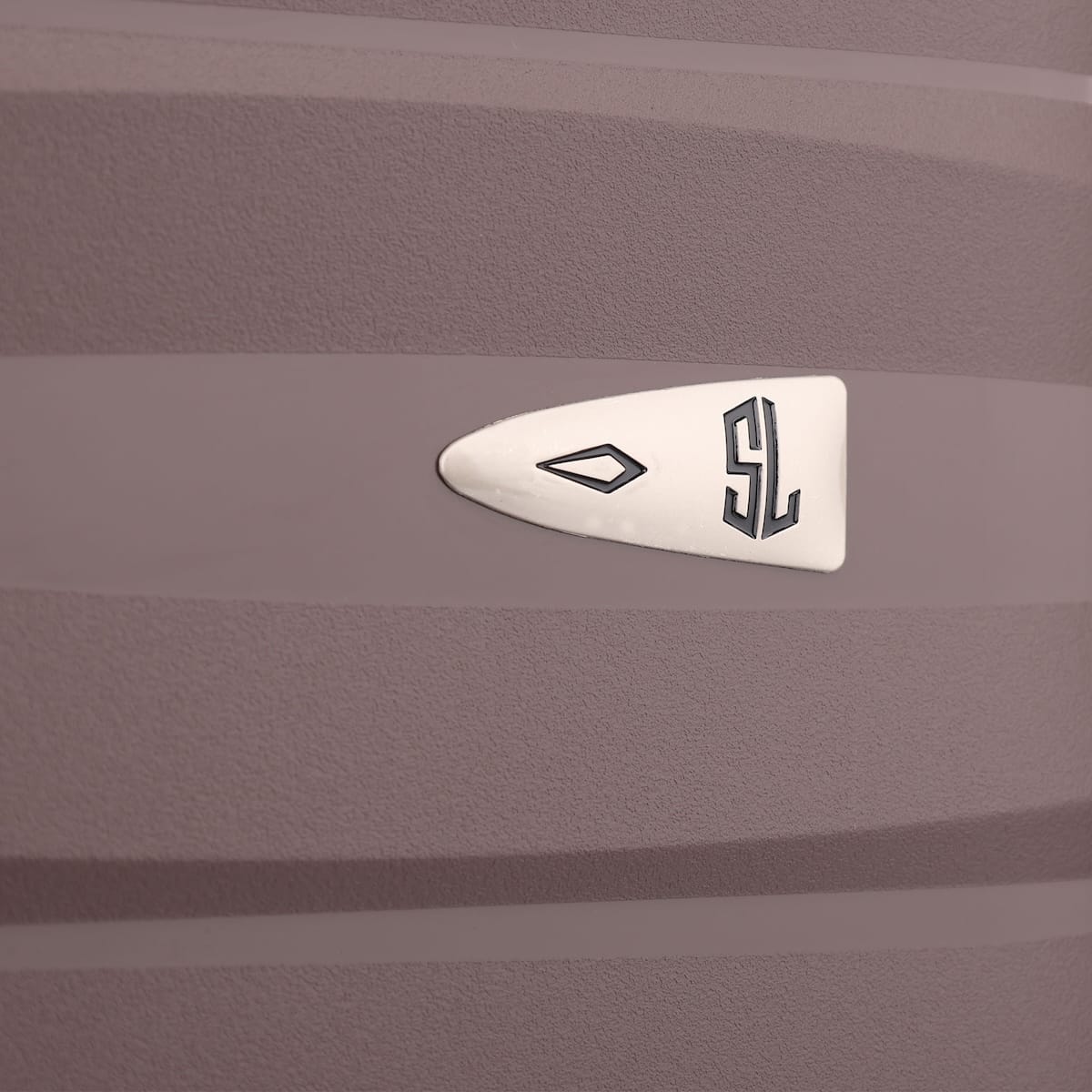 T5896-Kohver-detailid-pruun-reisikohver1